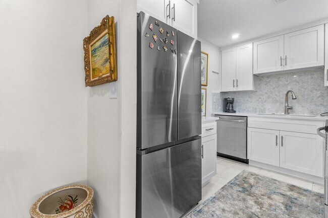 Building Photo - 2600 N Flagler Dr