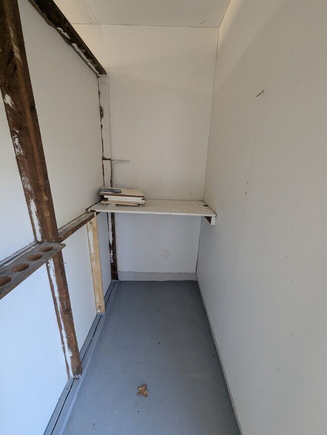 Building Photo - Lawnview Vista