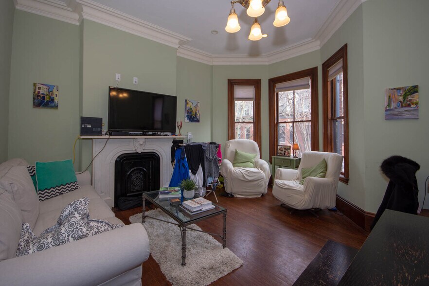 Building Photo - 12 Worthington St