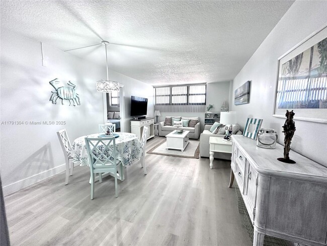 Building Photo - 180 Seaview Ct