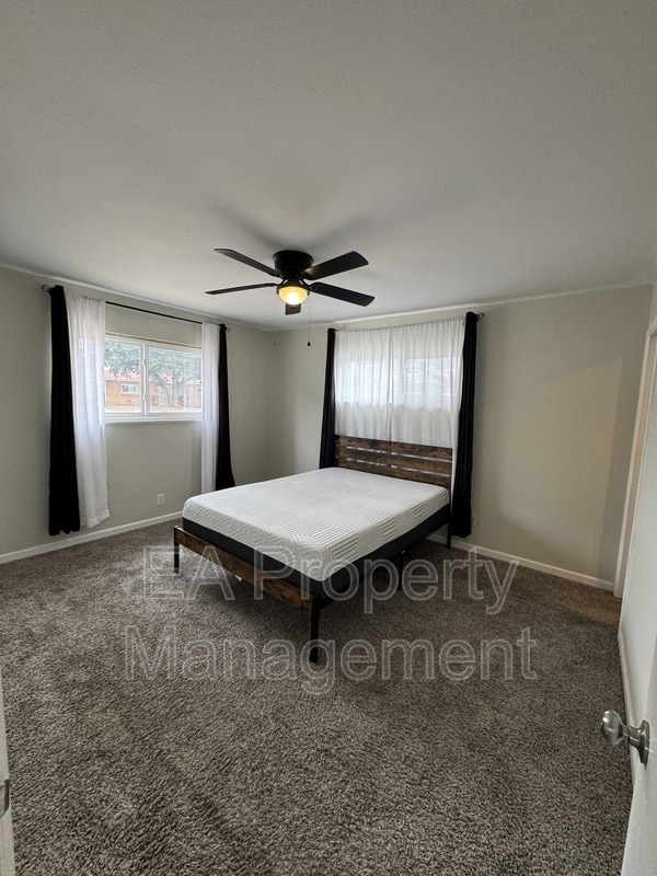 Building Photo - 1417 Dorothy St NE