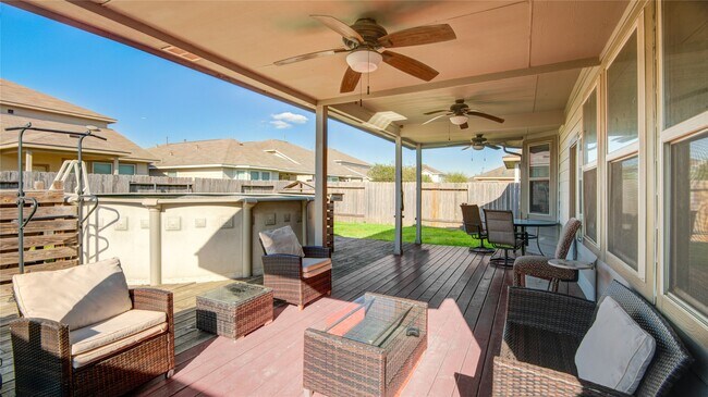 Building Photo - 2527 Cold River Dr