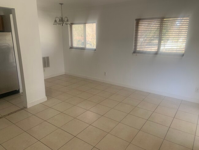 Building Photo - 1864 NE 46th St