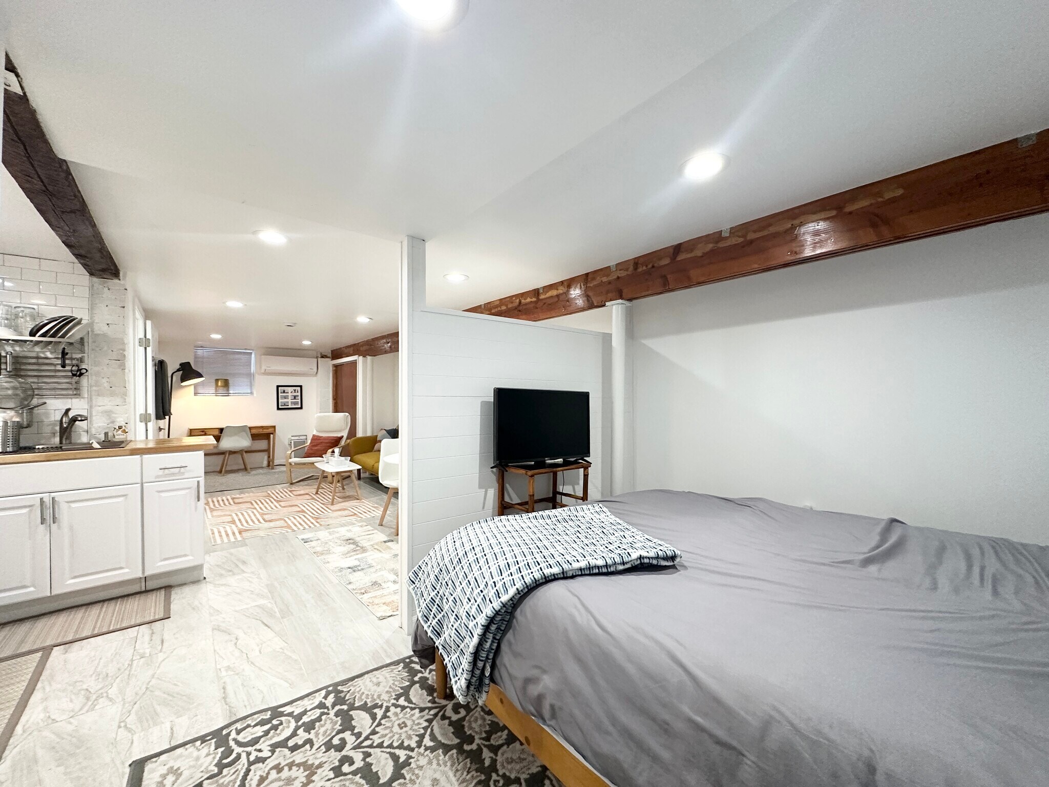 Building Photo - 44 Woodbine St