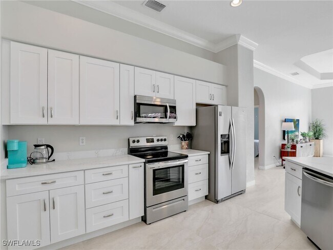Building Photo - 8845 Lely Island Cir