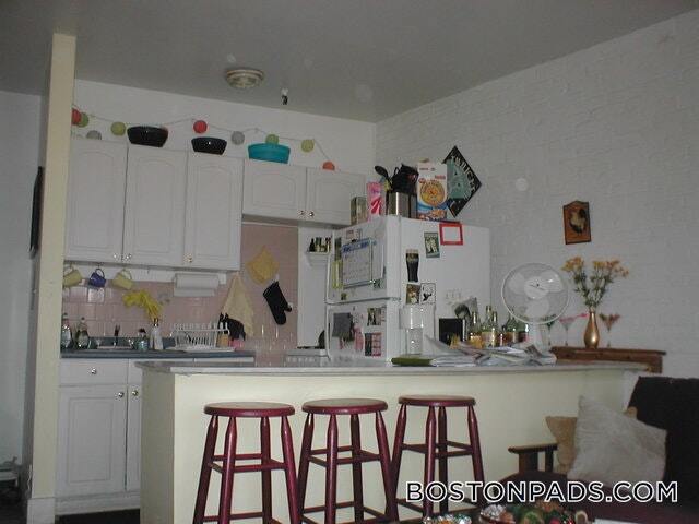 Building Photo - 55 Park Dr