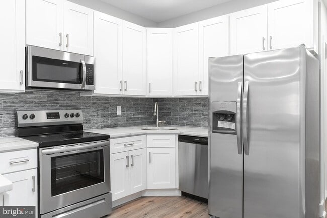 Building Photo - 1604 N 6th St