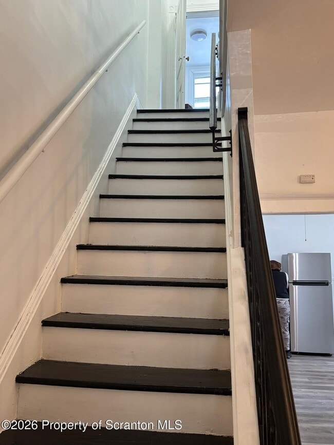 Building Photo - 719 Hemlock St