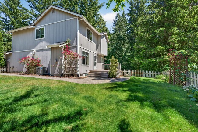 Building Photo - A Private Sanctuary with Perfect Proximity