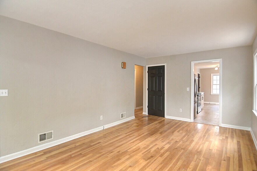 Building Photo - 2212 Fauver Ave