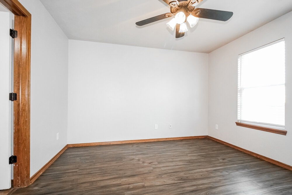 Building Photo - 816 Eric Cir