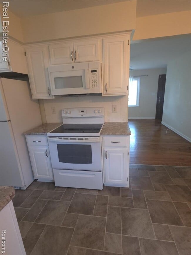 Building Photo - 23654 Whitley Dr