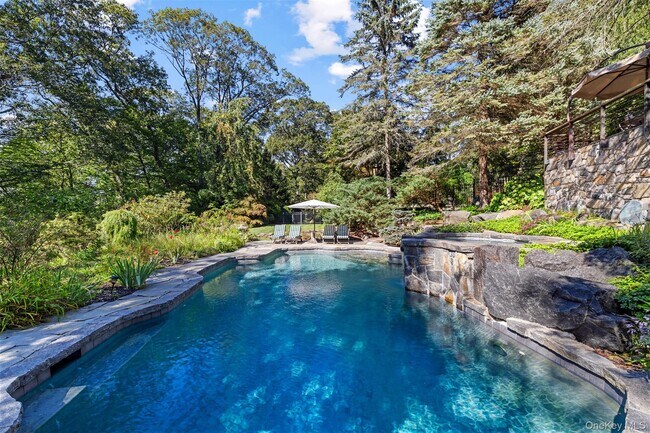 Building Photo - 12 Bishop Park Rd