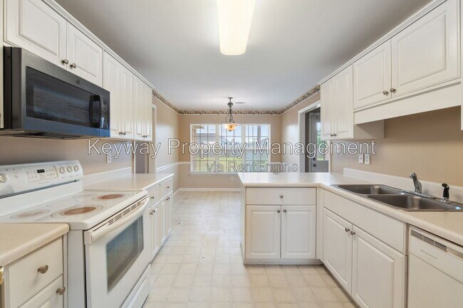 Building Photo - 3495 Essex Pl