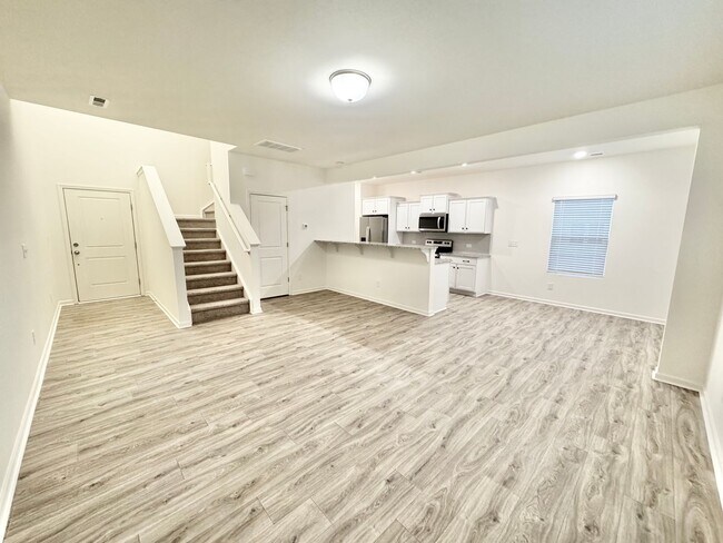 Building Photo - 3 br Paired Home minutes from I-77 and I-40 READY NOW - FEBRUARY SPECIAL