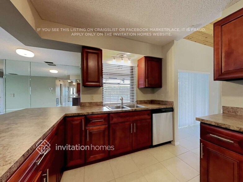 Building Photo - 4069 Alpinia Ct S