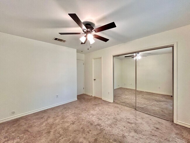 Building Photo - Cozy 3BR/2BA Single-Story Home with Privat...