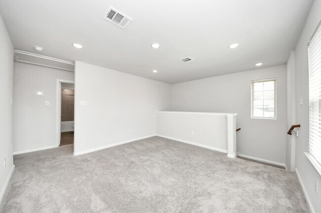 Building Photo - 16489 Moss Ln