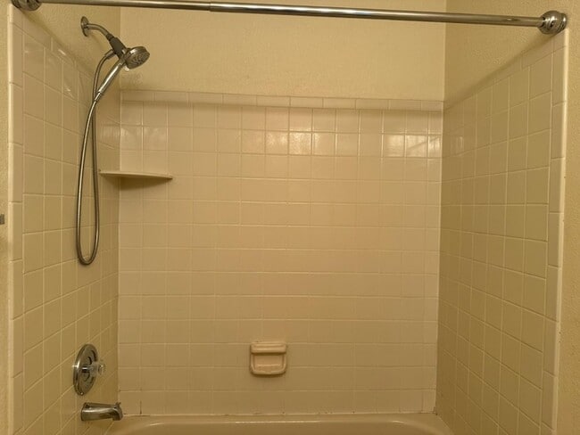 Building Photo - 5704 E Aire Libre Ave