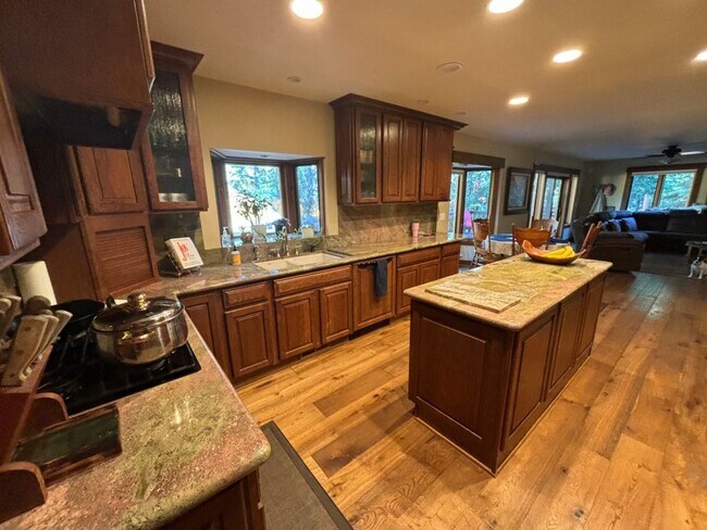 Building Photo - 973 Sand Iron Dr