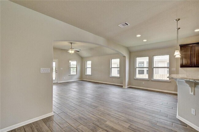 Building Photo - 2208 Cabrillo Path