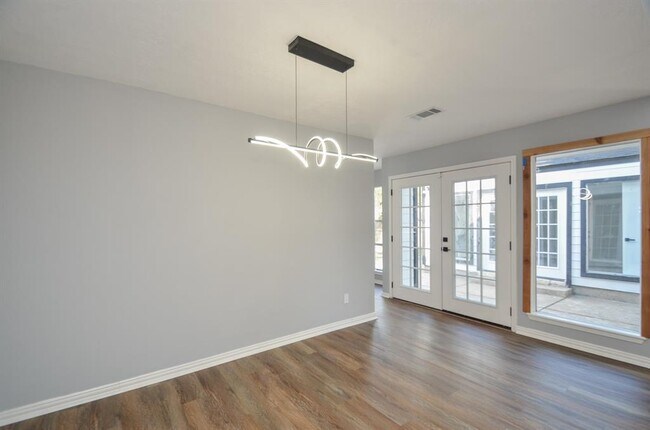 Building Photo - 48 Artesia
