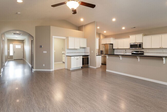 Building Photo - Spacious single level Orchard floorplan with 4th bedroom/den option home featuring SOLAR - Great ...