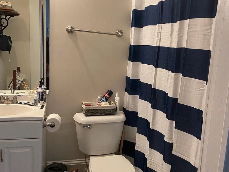 Building Photo - 378 Angier Ave NE