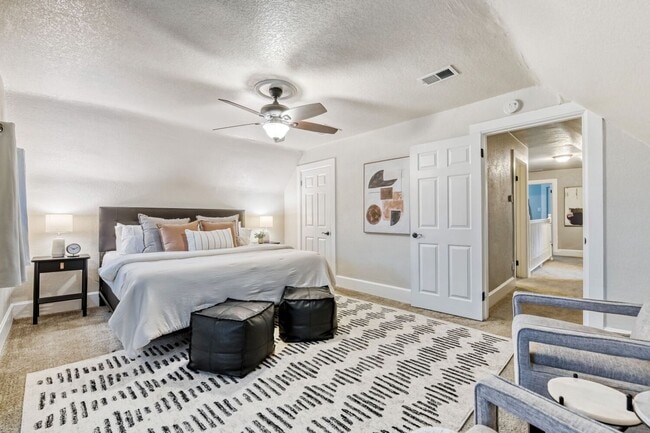 Building Photo - Updated Historic 5BR Near Downtown Denver & Light Rail! June Move-in Special!