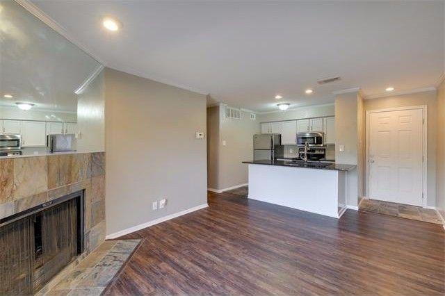 Building Photo - 8888 Tallwood
