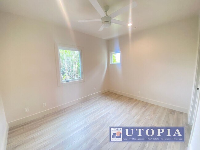 Building Photo - 3Bd/2Ba Townhouse Style Home with Office/Den and Garage- Centrally Located, Easy Commute
