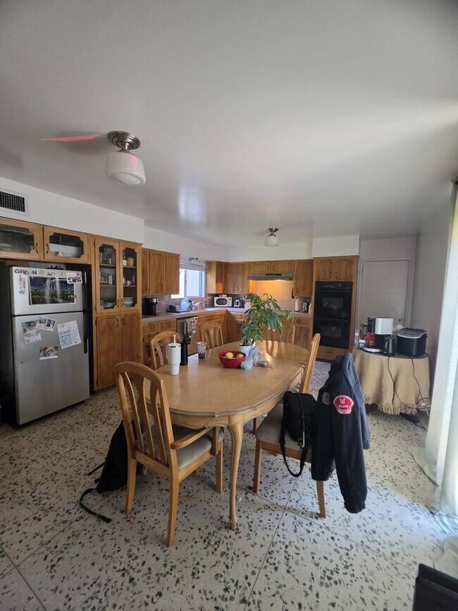 Building Photo - 5140-5142 Catoctin Dr.