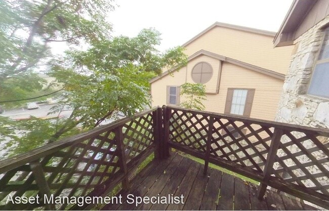 Building Photo - 1224 N LBJ Dr