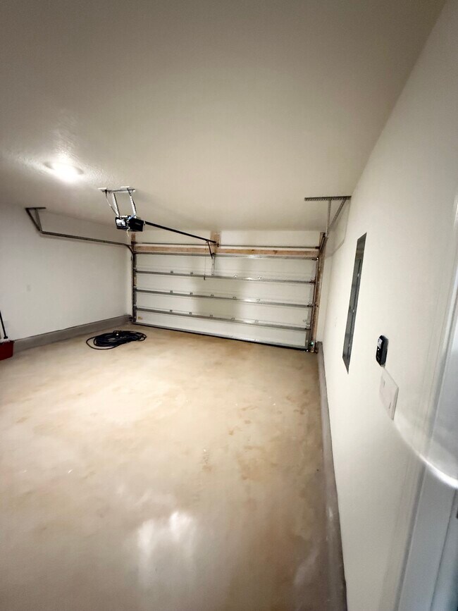 Building Photo - 4335 Redbay Ct