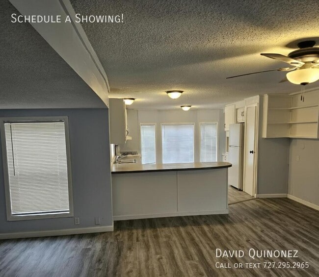 Building Photo - 2737 W Washington Center Rd