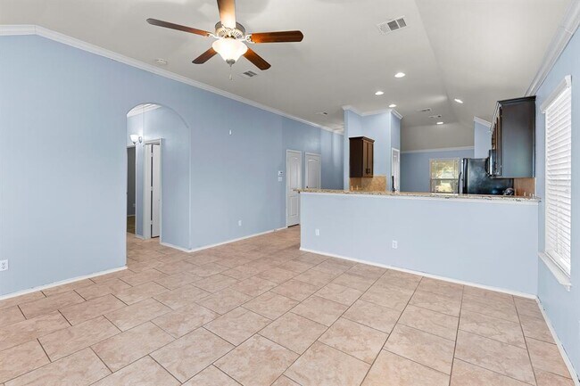 Building Photo - 244 Chickadee Ln