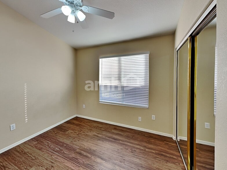 Building Photo - 10455 W Reade Ave