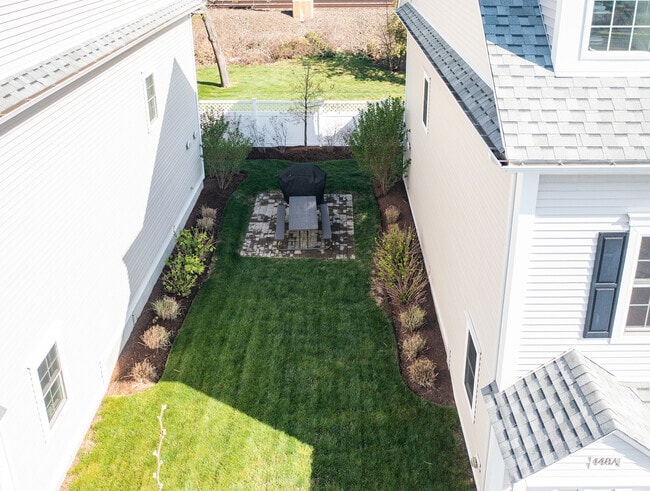 Building Photo - 448 New Haven Ave