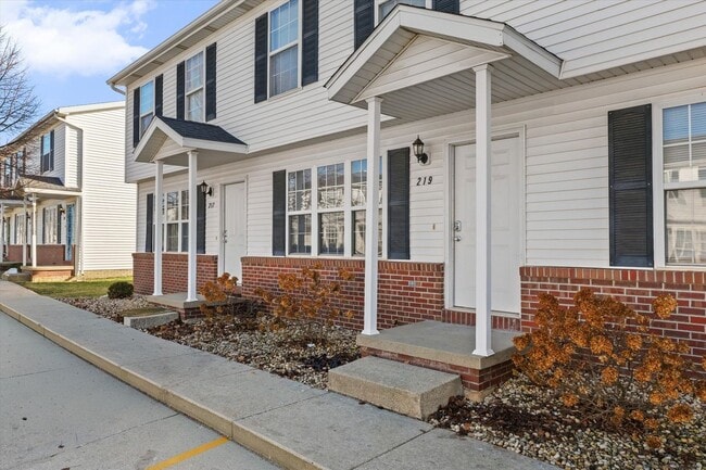 Building Photo - Well-Appointed 3-Bedroom, 3-Bathroom Townhome With Finished Basement and Patio