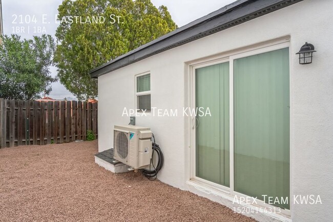 Building Photo - $825 Beautifully Remodeled 1 Bed | 1 Bath ...