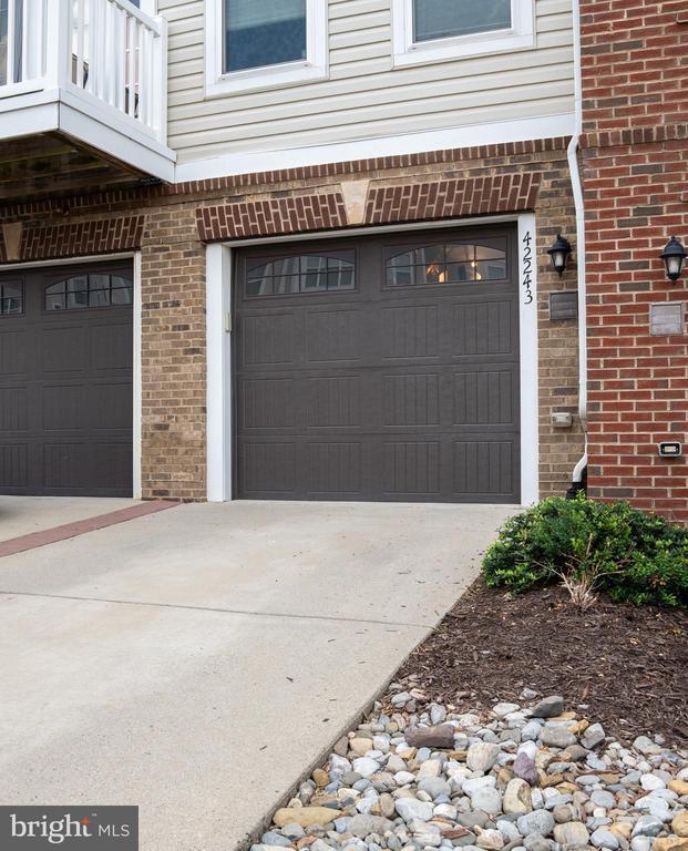 Building Photo - 42243 Canary Grass Square