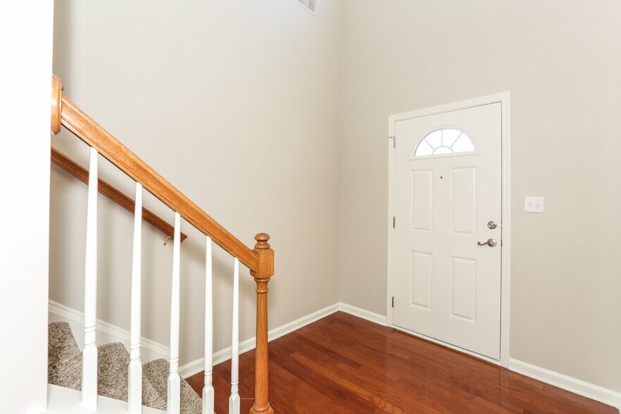 Building Photo - 6415 Glenolden Dr