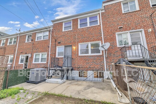 Building Photo - 1307 Dartmouth Ave