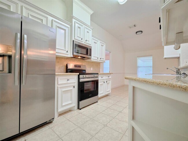 Building Photo - 10611 Alex Dr