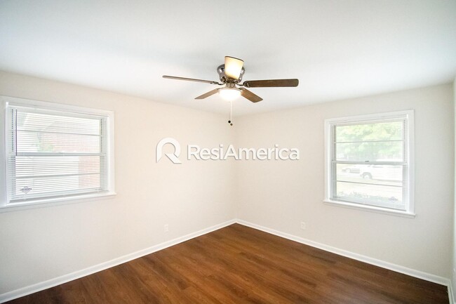 Building Photo - Fully Renovated 3/2 in 38128