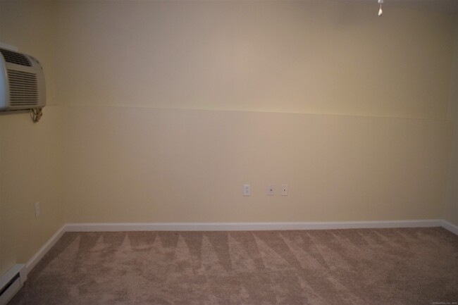 Building Photo - 63 Glade St