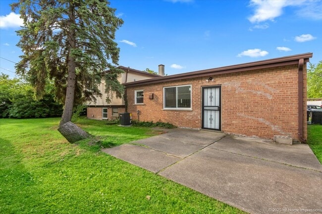 Building Photo - 16211 Joyce Cir