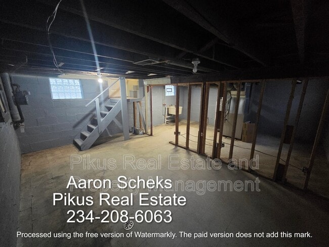 Building Photo - 1806 Flint Ave