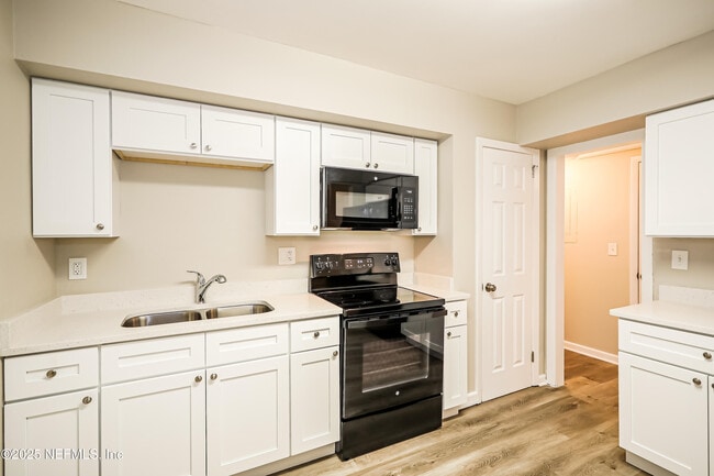 Building Photo - 5805 Norde Dr E