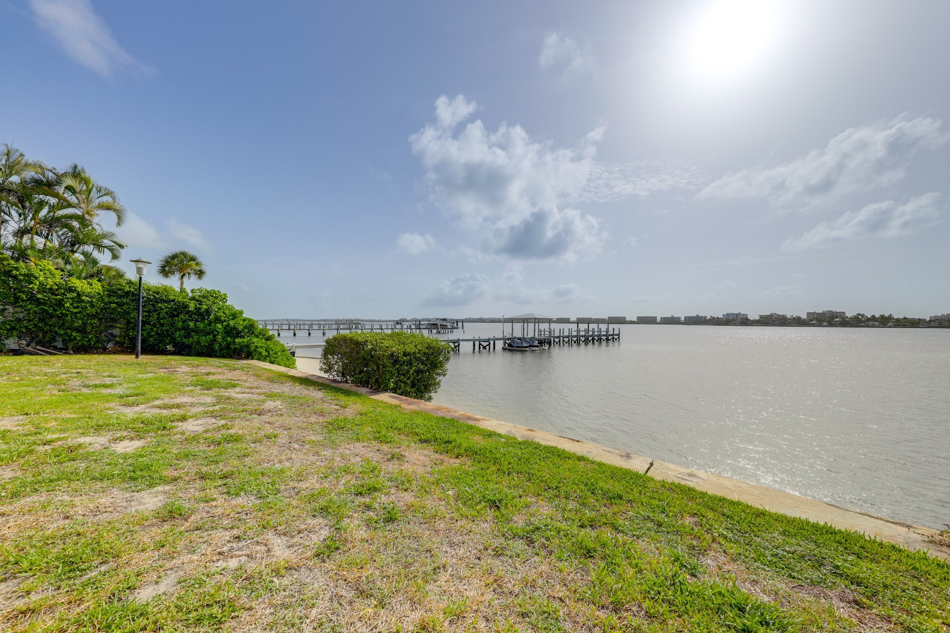Intracoastal Water View - 896 N Federal Hwy